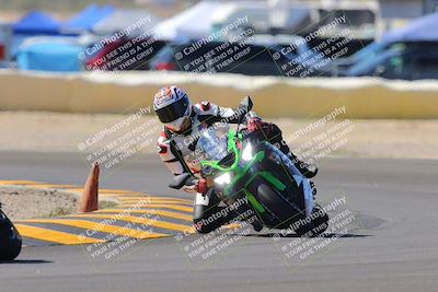 media/Oct-09-2022-SoCal Trackdays (Sun) [[95640aeeb6]]/Turn 2 (1110am)/